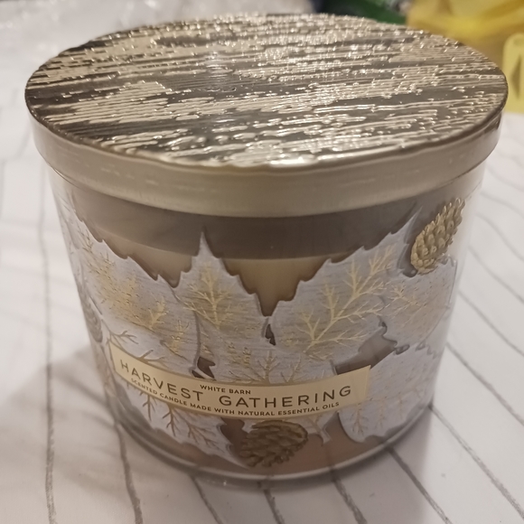 NWT! Bath & Body Works 3 Wick Candle (Harvest Gathering) - Picture 4 of 6